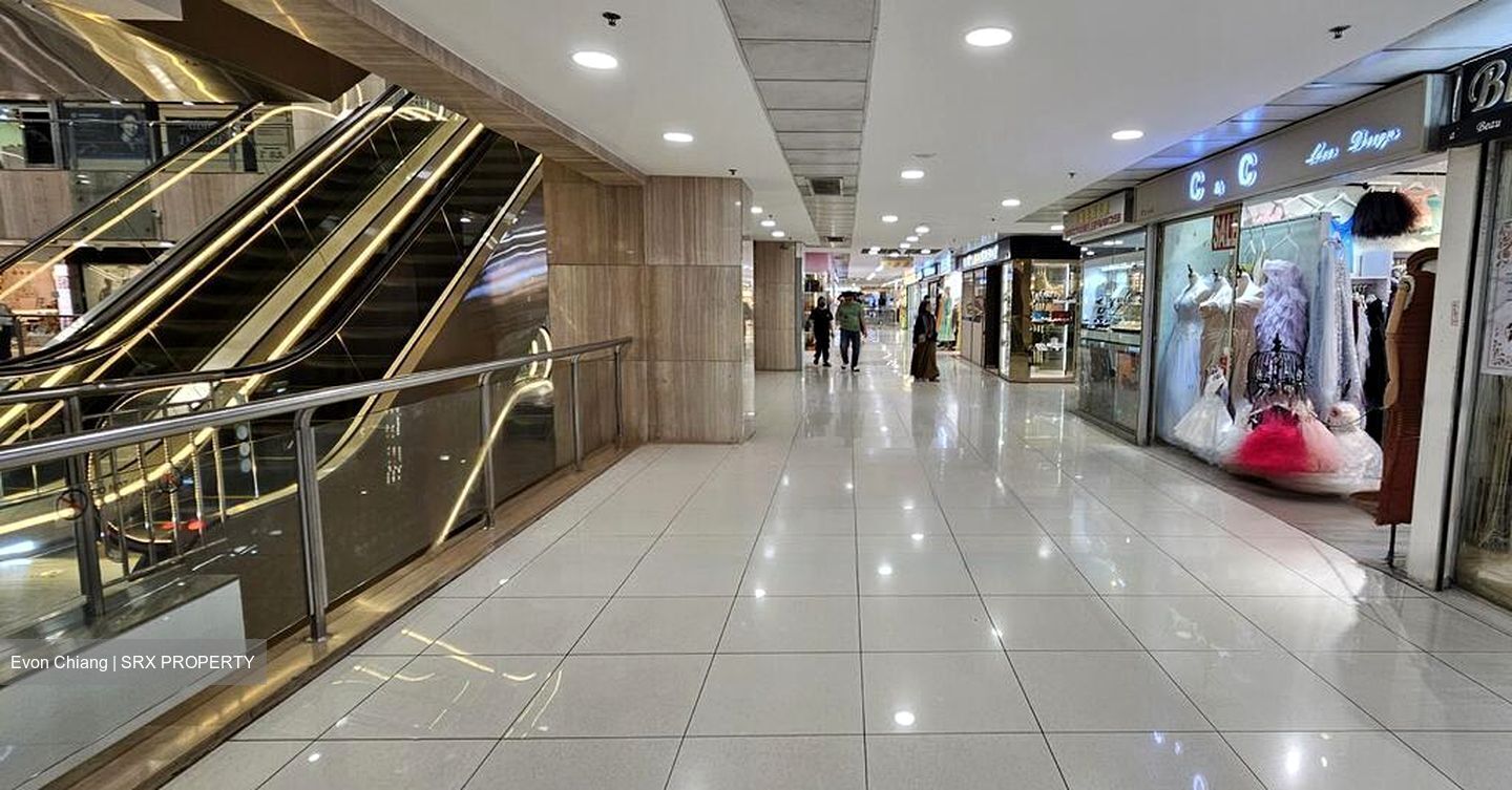 Scotts Road (D9), Retail #576554681